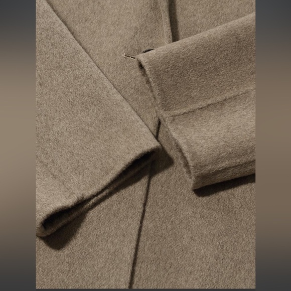 Goelia Pure Cashmere Coat - Picture 12 of 16